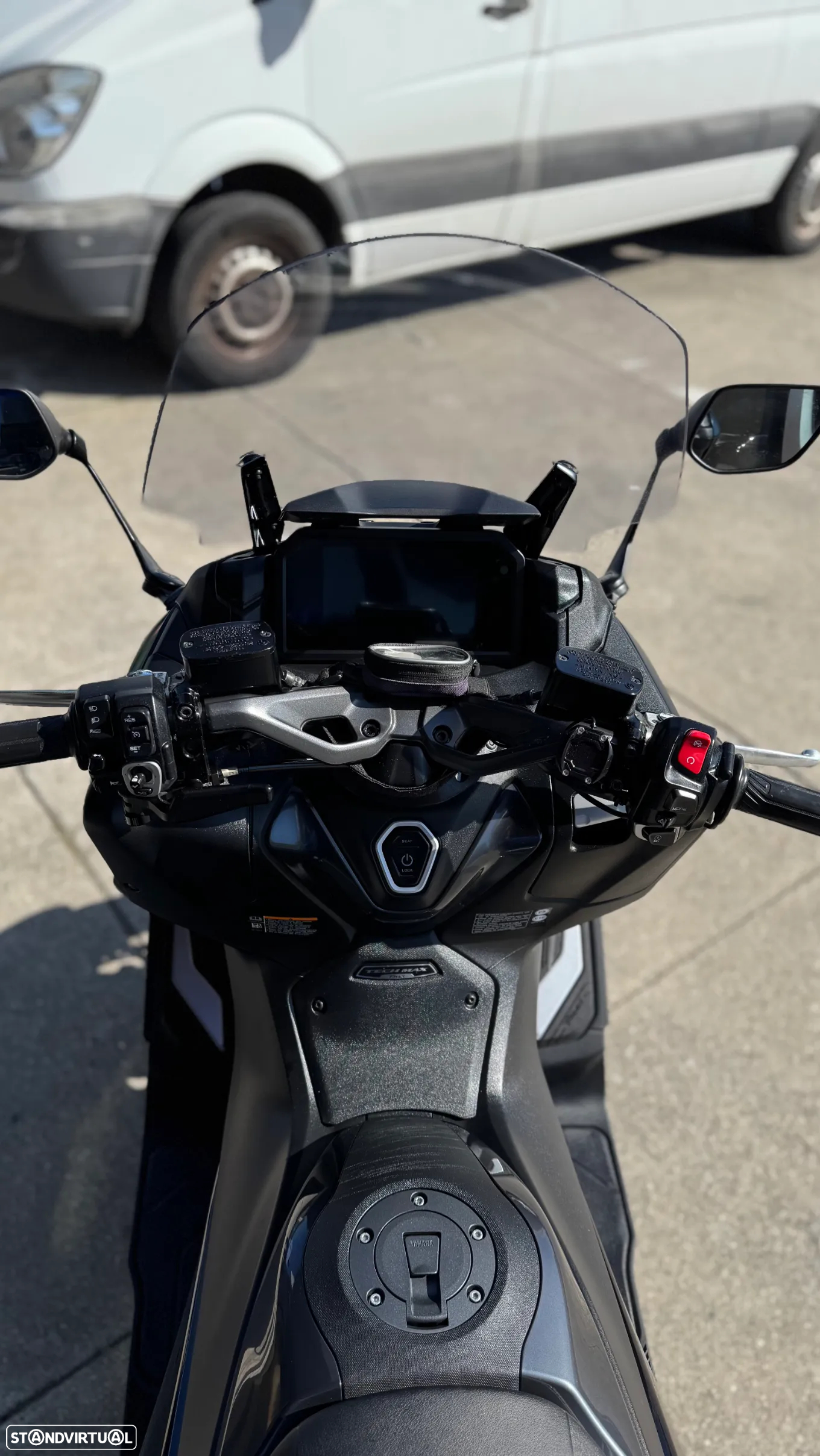 Yamaha TMAX tech Max - 12