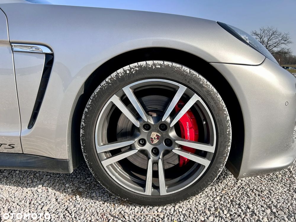 Porsche Panamera GTS PDK - 28