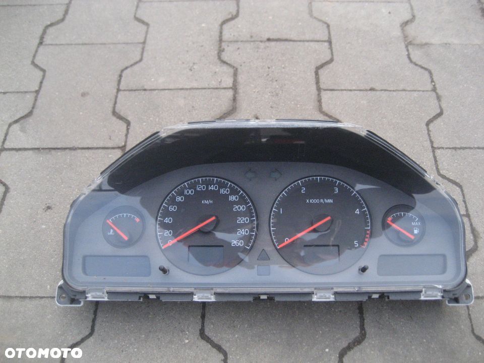 VOLVO S80 2,5 TDI  98-01R LICZNIK ZEGAR EUROPA