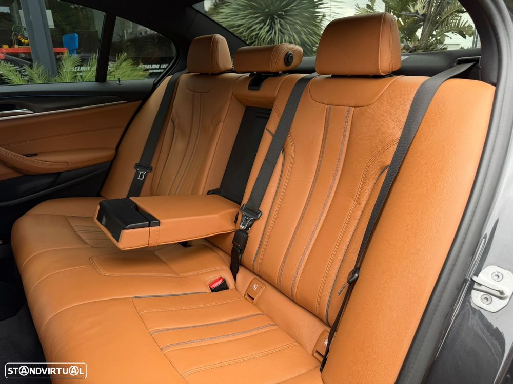 BMW 530 e Pack M - 22
