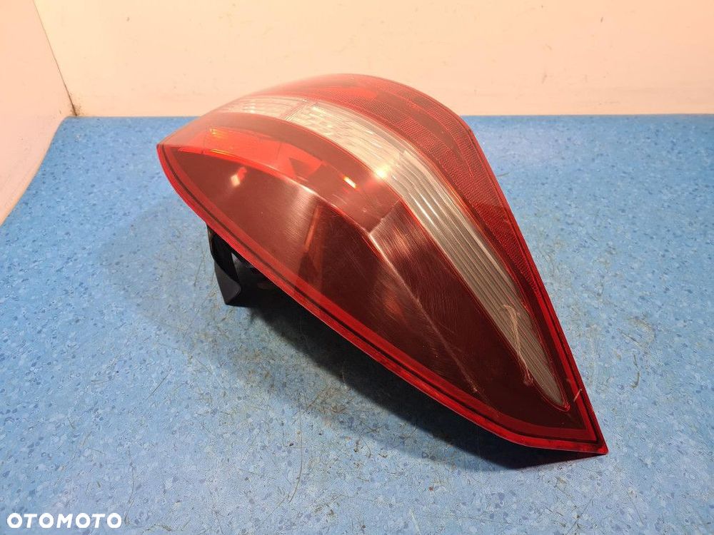 RENAULT LAGUNA III KOMBI LAMPA TYŁ LEWA ZEWNĘTRZNA - 4