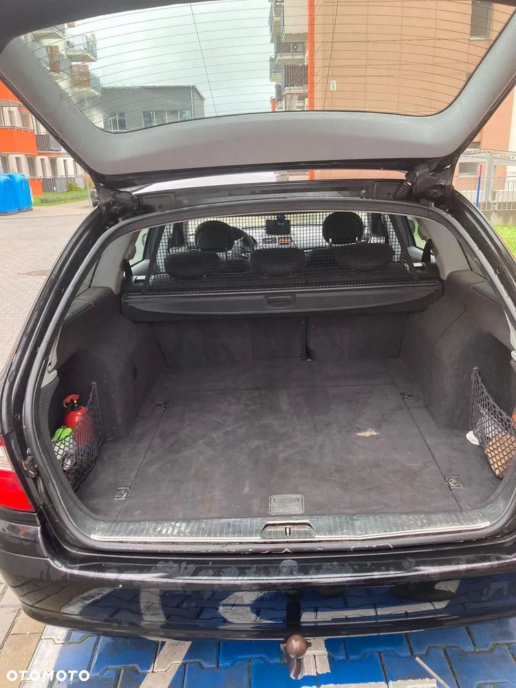 Mercedes-Benz Klasa E 220 CDI T Classic - 2