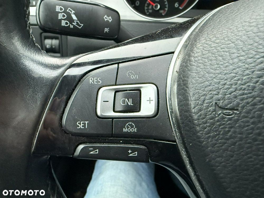 Volkswagen Golf 1.6 TDI BlueMotion Technology Trendline - 12