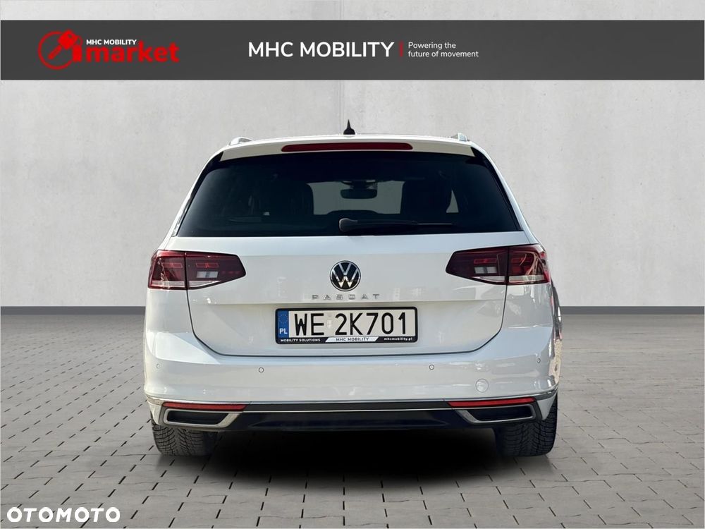 Volkswagen Passat Variant 2.0 TDI Elegance DSG - 4