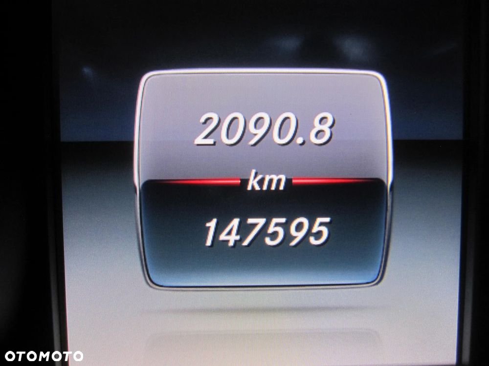 Mercedes-Benz Klasa C 220 CDI DPF BlueEFFICIENCY 7G-TRONIC Avantgarde Edition - 3