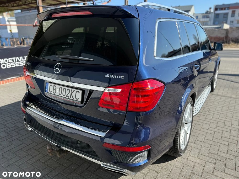 Mercedes-Benz GL - 13