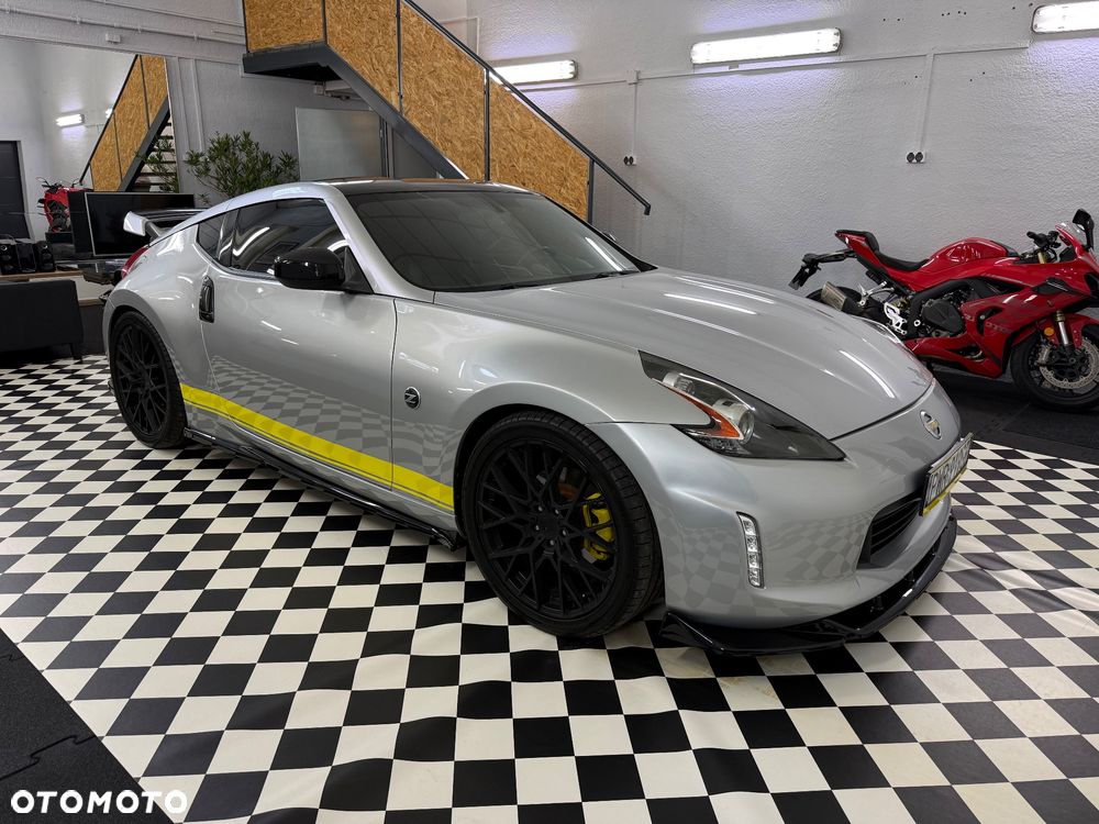 Nissan 370 Z - 6