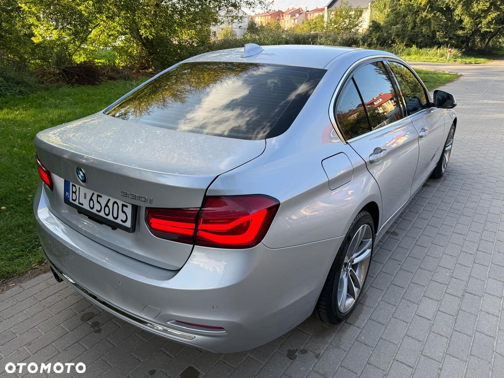 BMW Seria 3 330i - 15