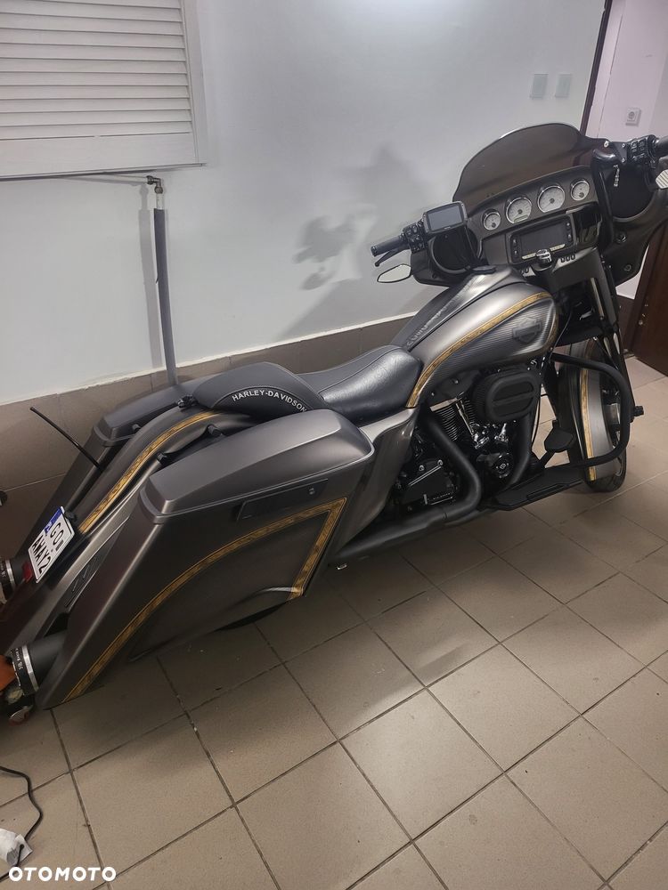Harley-Davidson Touring Street Glide - 14