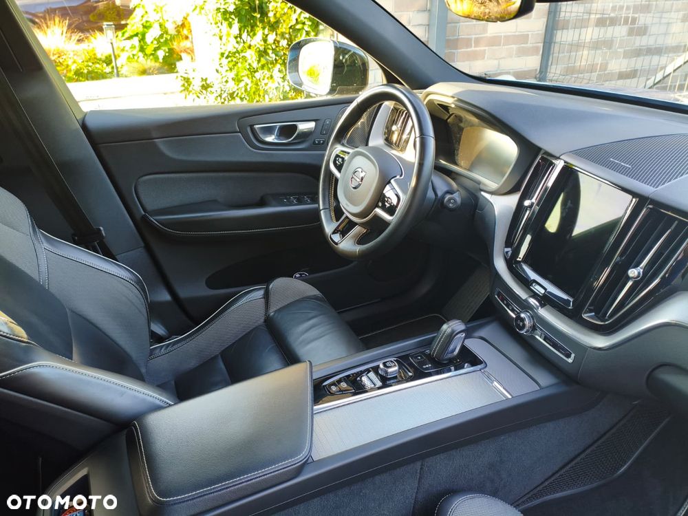 Volvo XC 60 B4 D AWD R-Design - 16