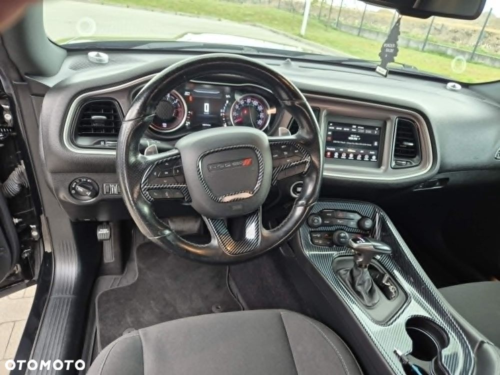 Dodge Challenger 5.7 R/T - 12