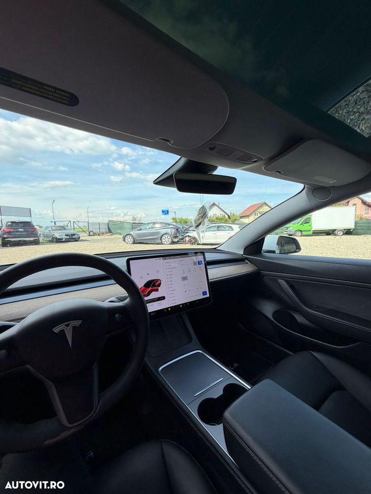 Tesla Model 3 - 7