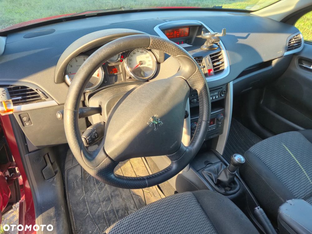 Peugeot 207 1.6 - 14