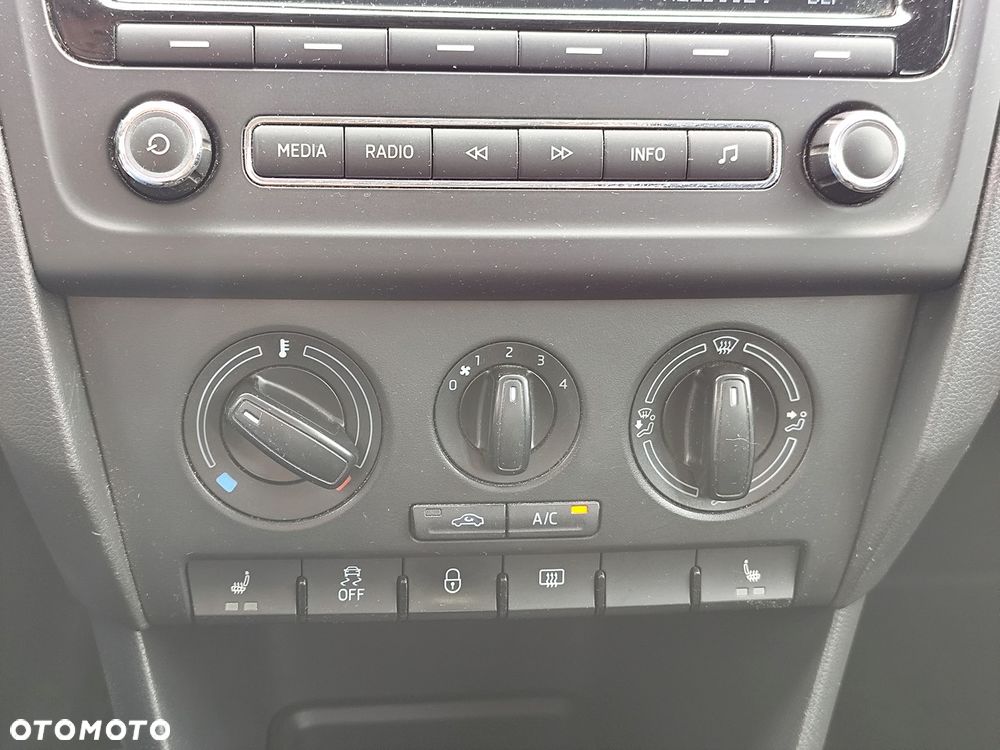 Skoda RAPID 1.2 Ambition - 16