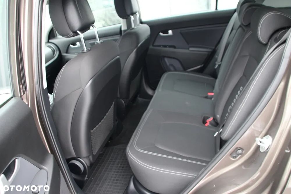 Kia Sportage 1.7 CRDI 2WD ISG Dream-Team Edition - 28