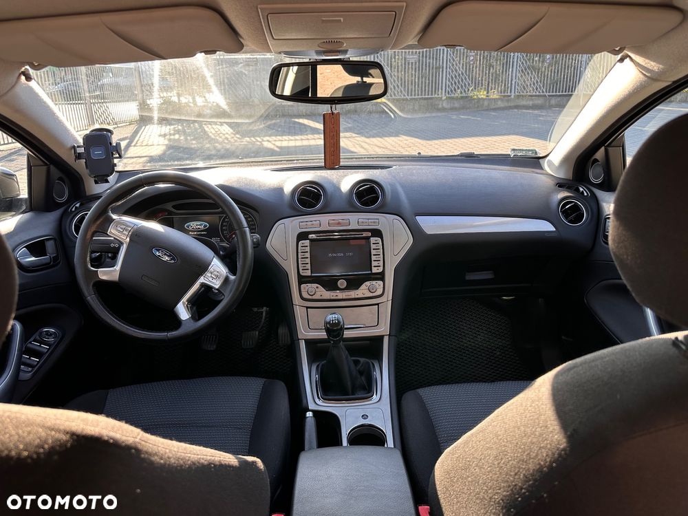 Ford Mondeo 2.0 Gold X - 18