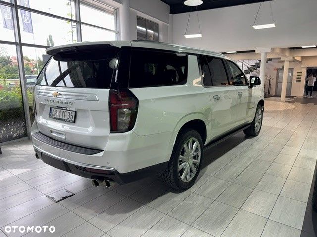 Chevrolet Suburban - 7