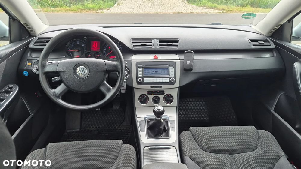 Volkswagen Passat 1.9 TDI Comfortline - 18