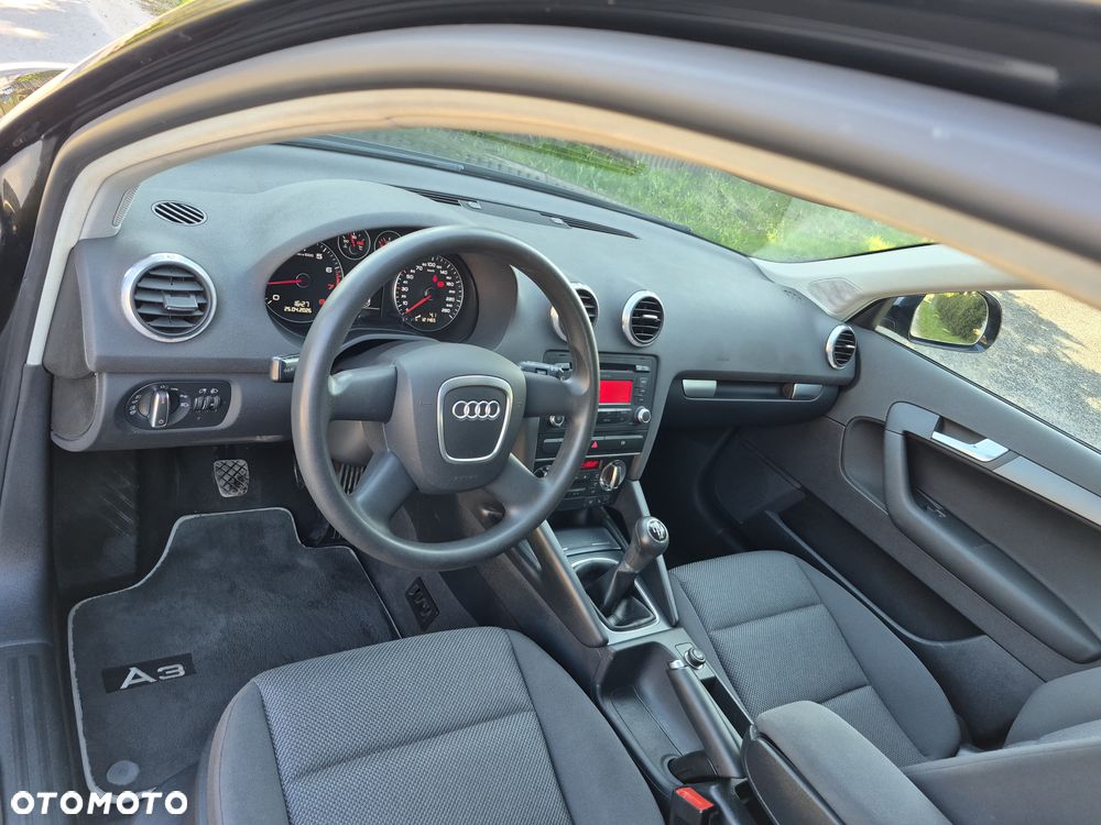 Audi A3 Sportback 1.6 Ambition - 12