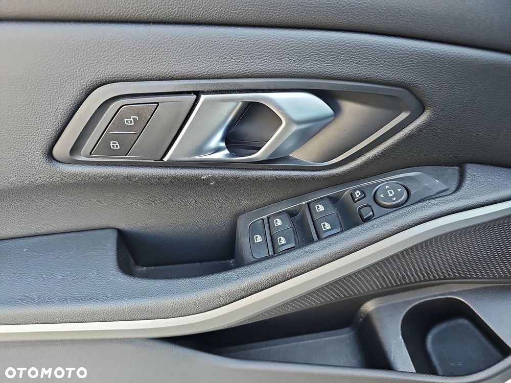 BMW Seria 3 - 18