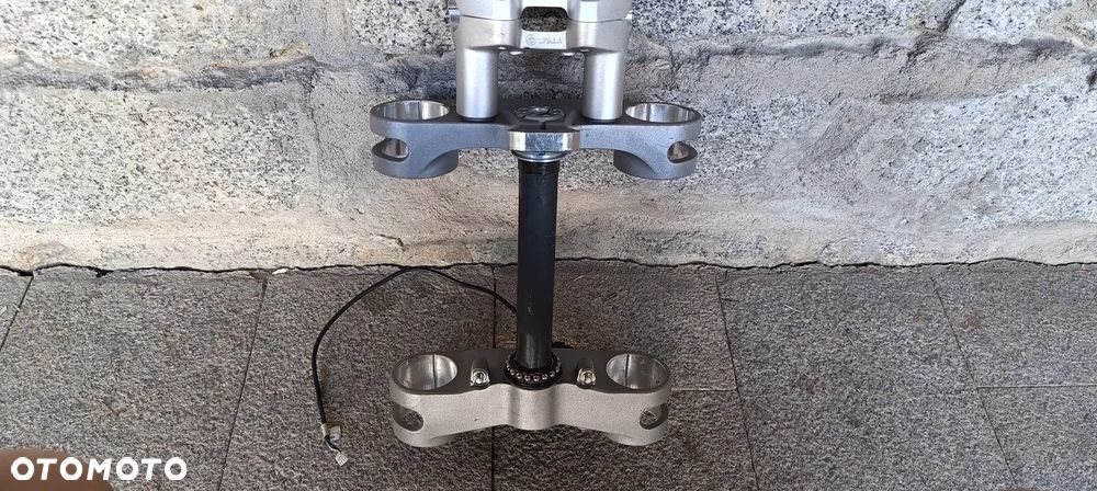 DUCATI MULTISTRADA 1200 1260 KOŁO FELGA TARCZE PÓŁKA DOLNA OŚ LAGI - 17