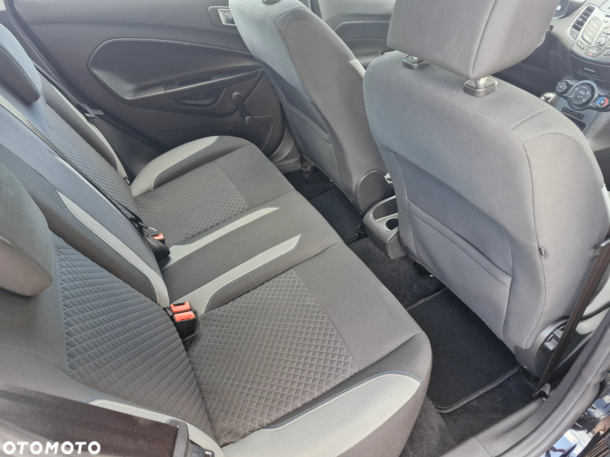 Ford Fiesta 1.25 Champions Edition - 29