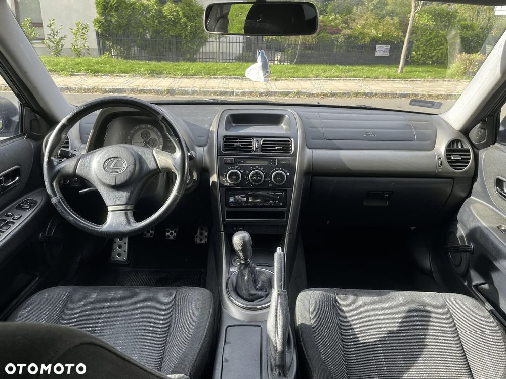 Lexus IS 200 Classic - 11