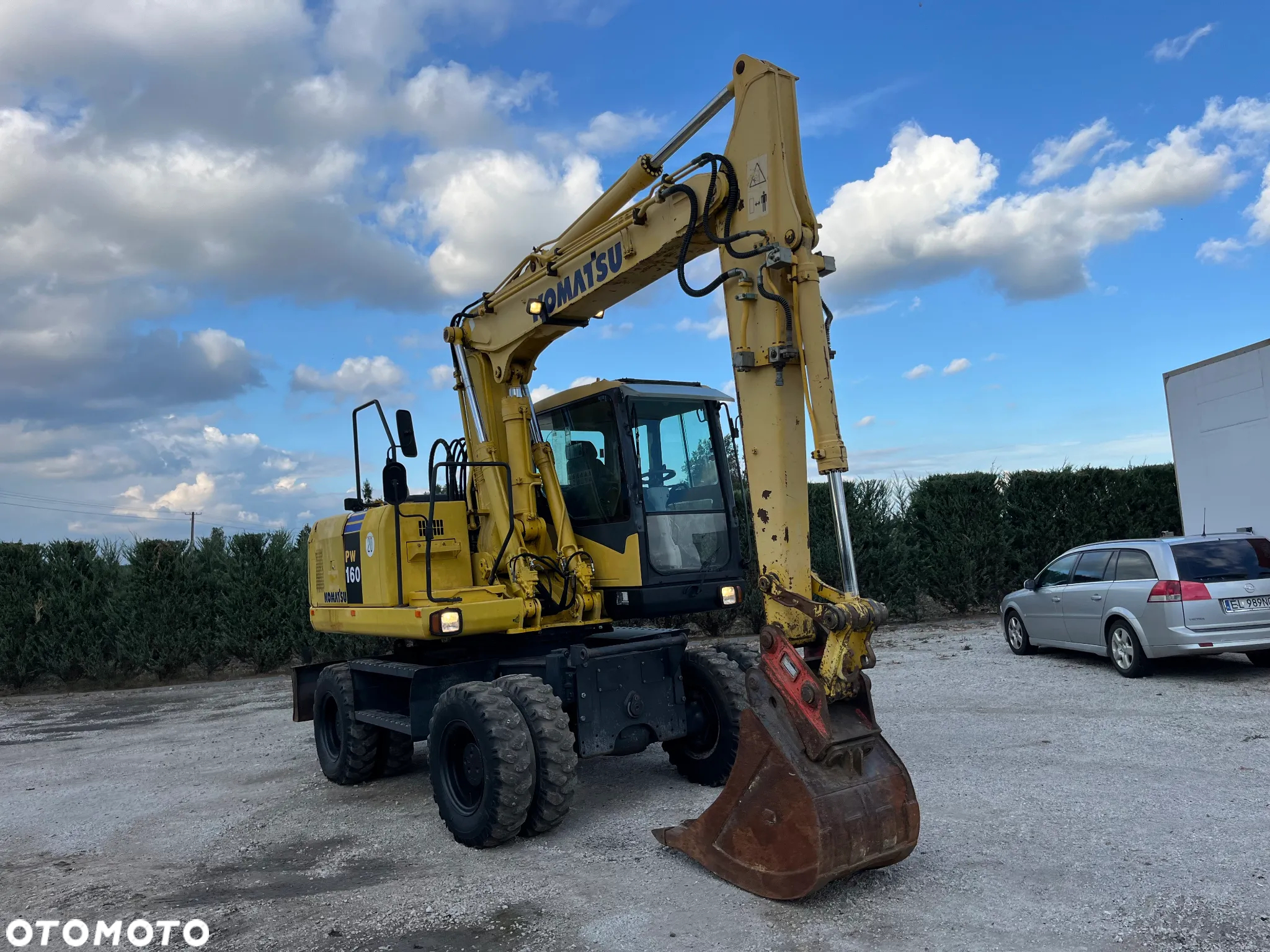 New Holland - 9