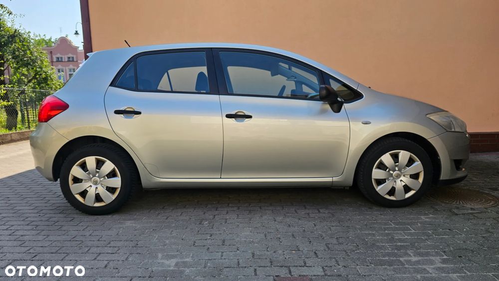 Toyota Auris - 11