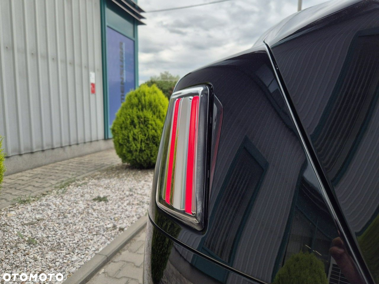 Rolls-Royce Spectre - 14