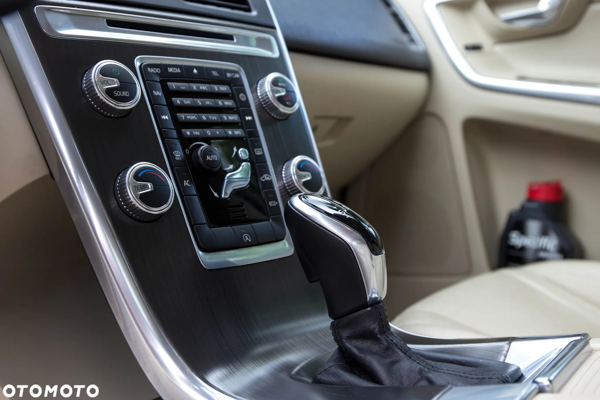 Volvo XC 60 T5 Drive-E Momentum - 32