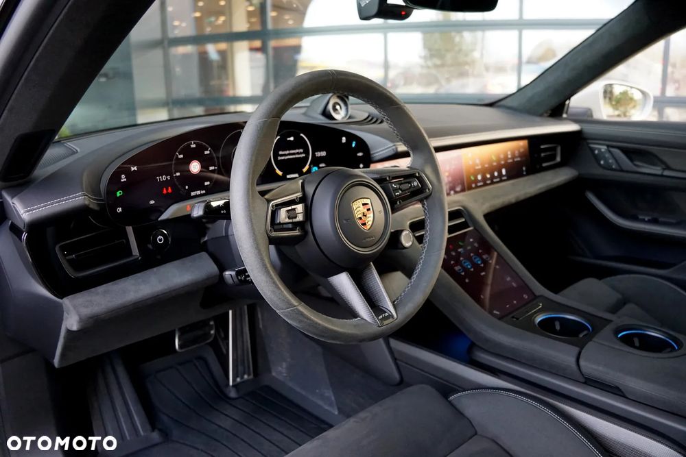 Porsche Taycan GTS - 21