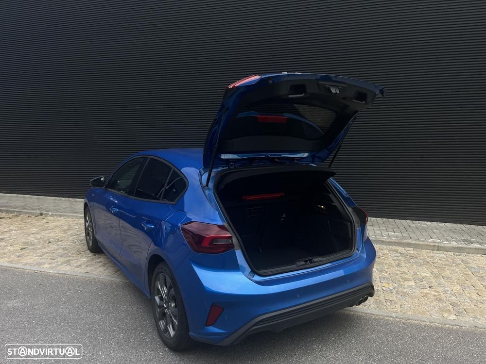 Ford Focus 1.0 EcoBoost MHEV ST-Line X - 23