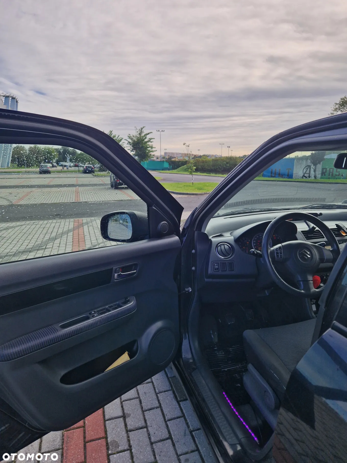 Suzuki Swift 1.3 Club - 12