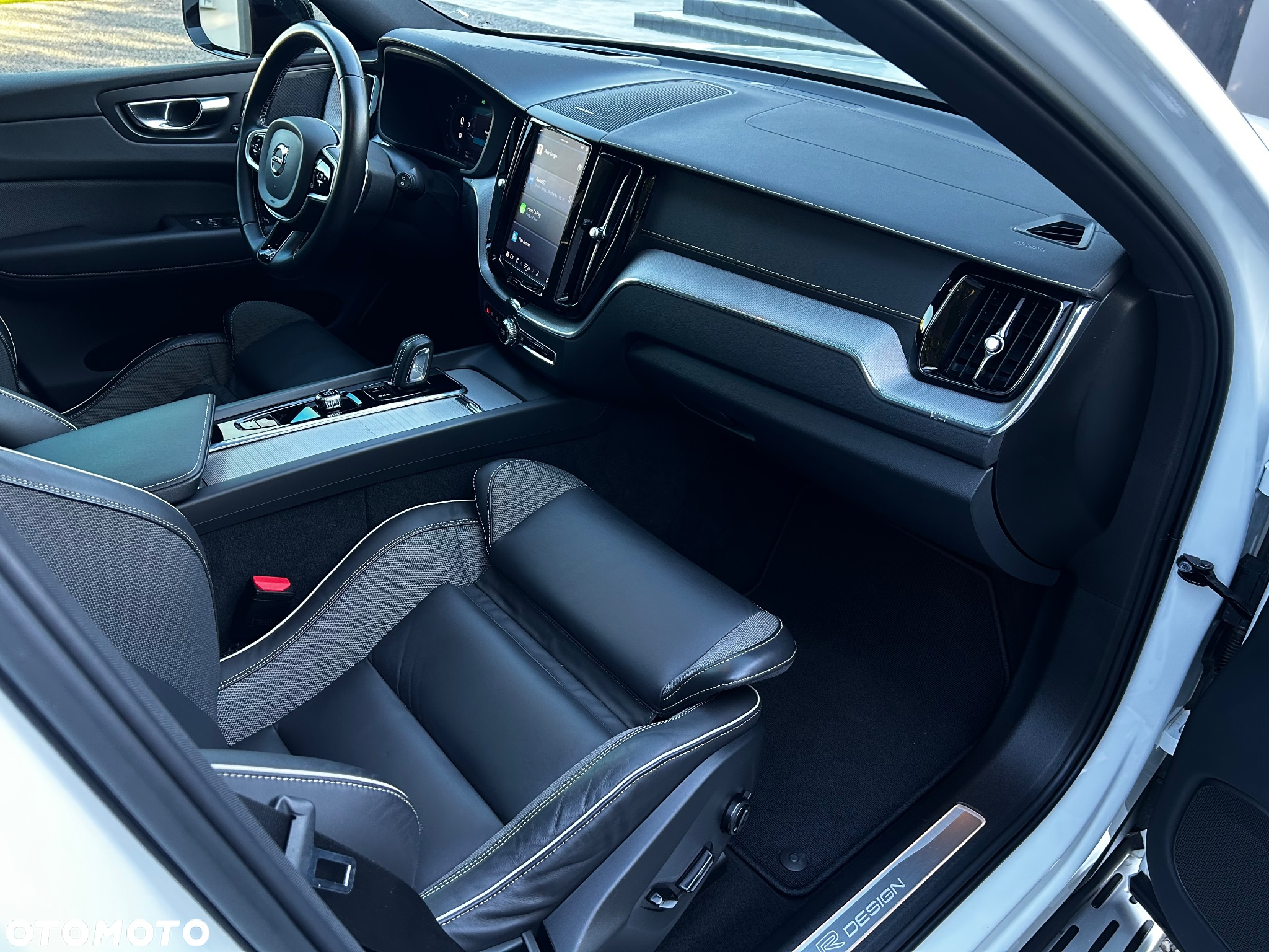 Volvo XC 60 B5 B AWD Geartronic RDesign - 29