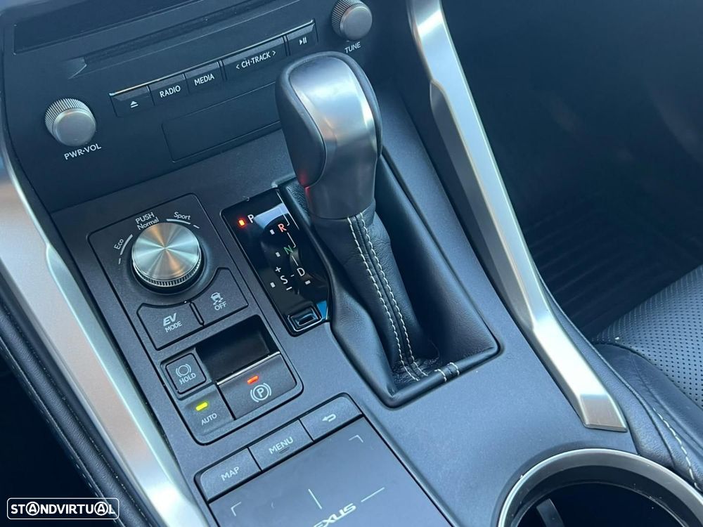Lexus NX 300h Executive+ - 11