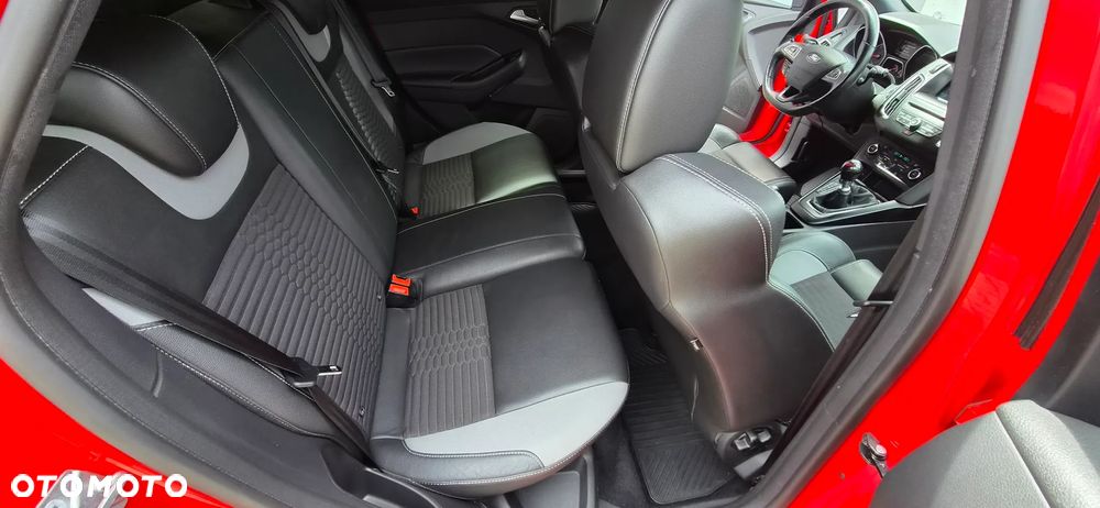 Ford Focus 2.0 EcoBoost ST mit Leder-Exclusiv-Paket - 30