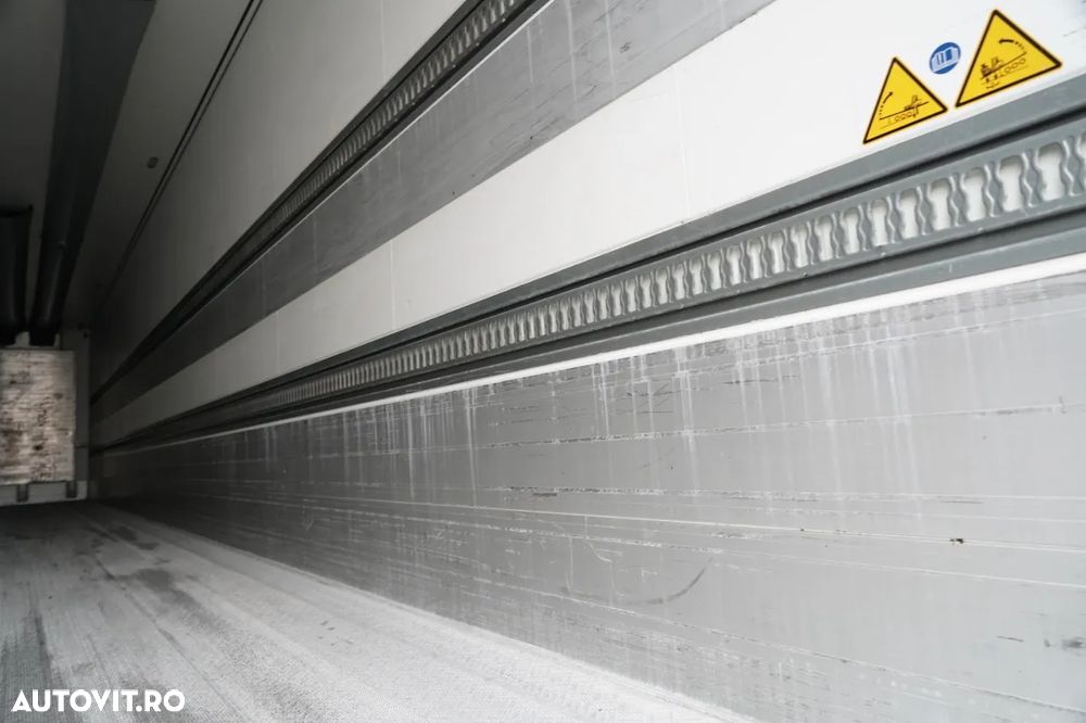 Schmitz Cargobull / REFRIGERAT / UNITATE SCHMITZ TKM / 2x AXE DE RIDICARE / COȘ PENTRU PALEȚI / 2023 / - 17