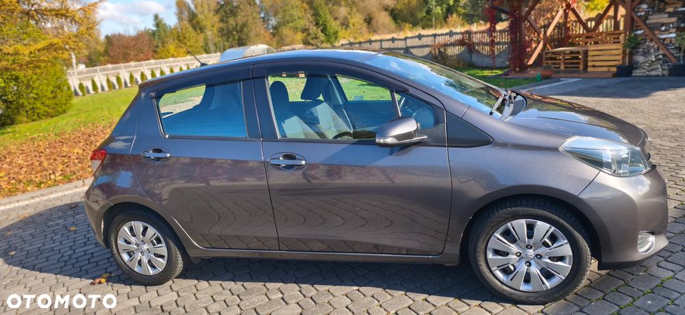 Toyota Yaris 2012 photo 3
