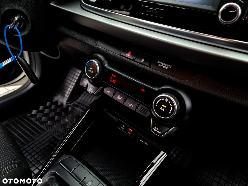 Kia Rio 1.4 L - 17