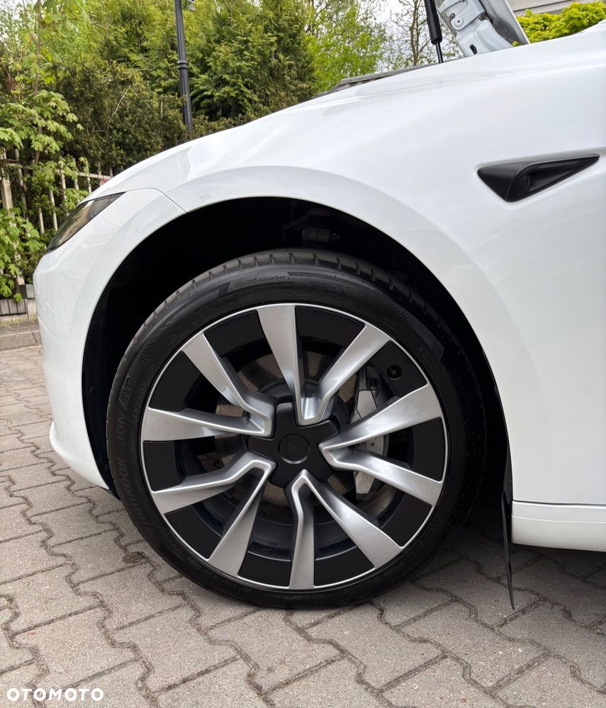Tesla Model 3 - 18