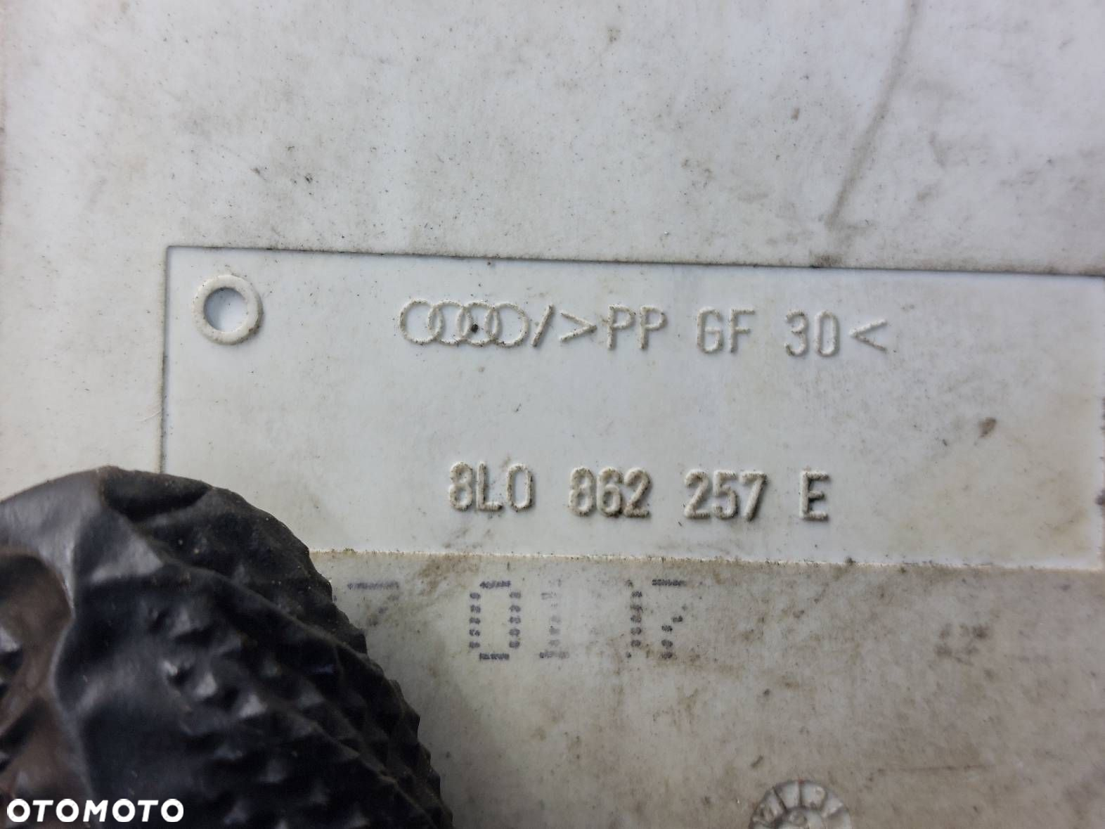 POMPKA ZAMKA CENTRALNEGO AUDI A4 B5 8L0862257E - 4