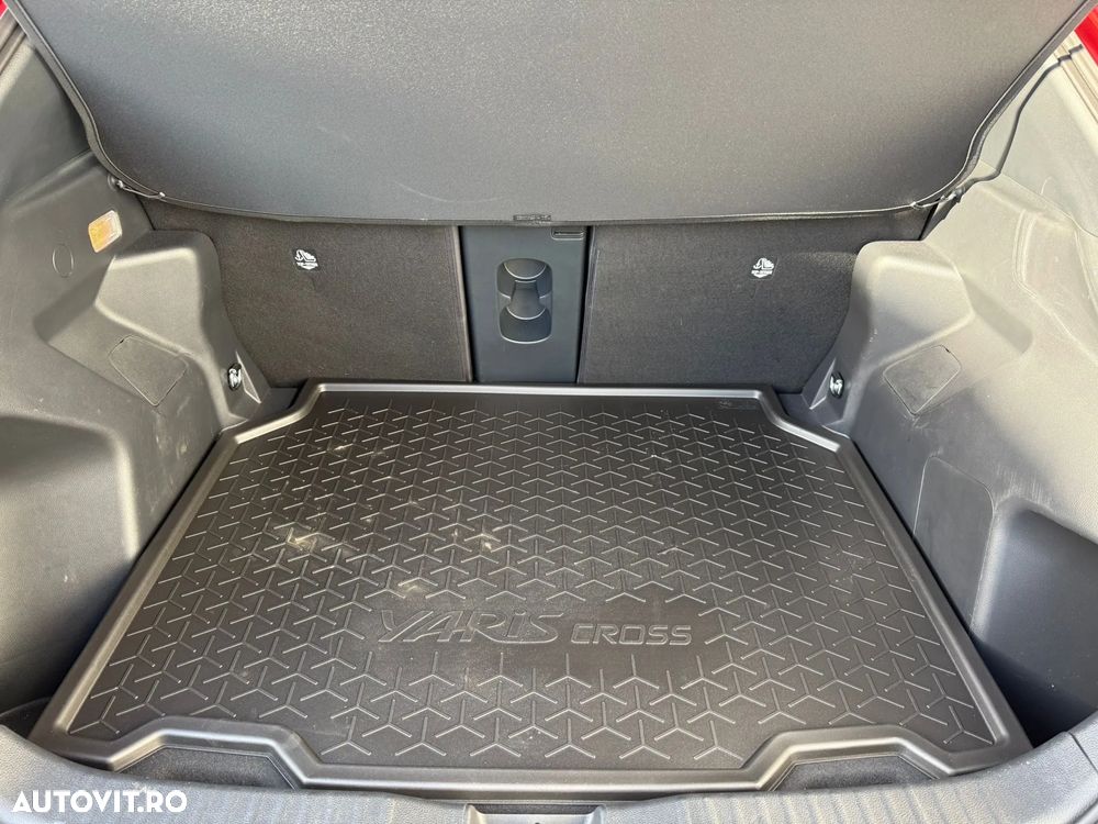Toyota Yaris Cross 1.5 VVT-i HSD 4x2 Dynamic - 11
