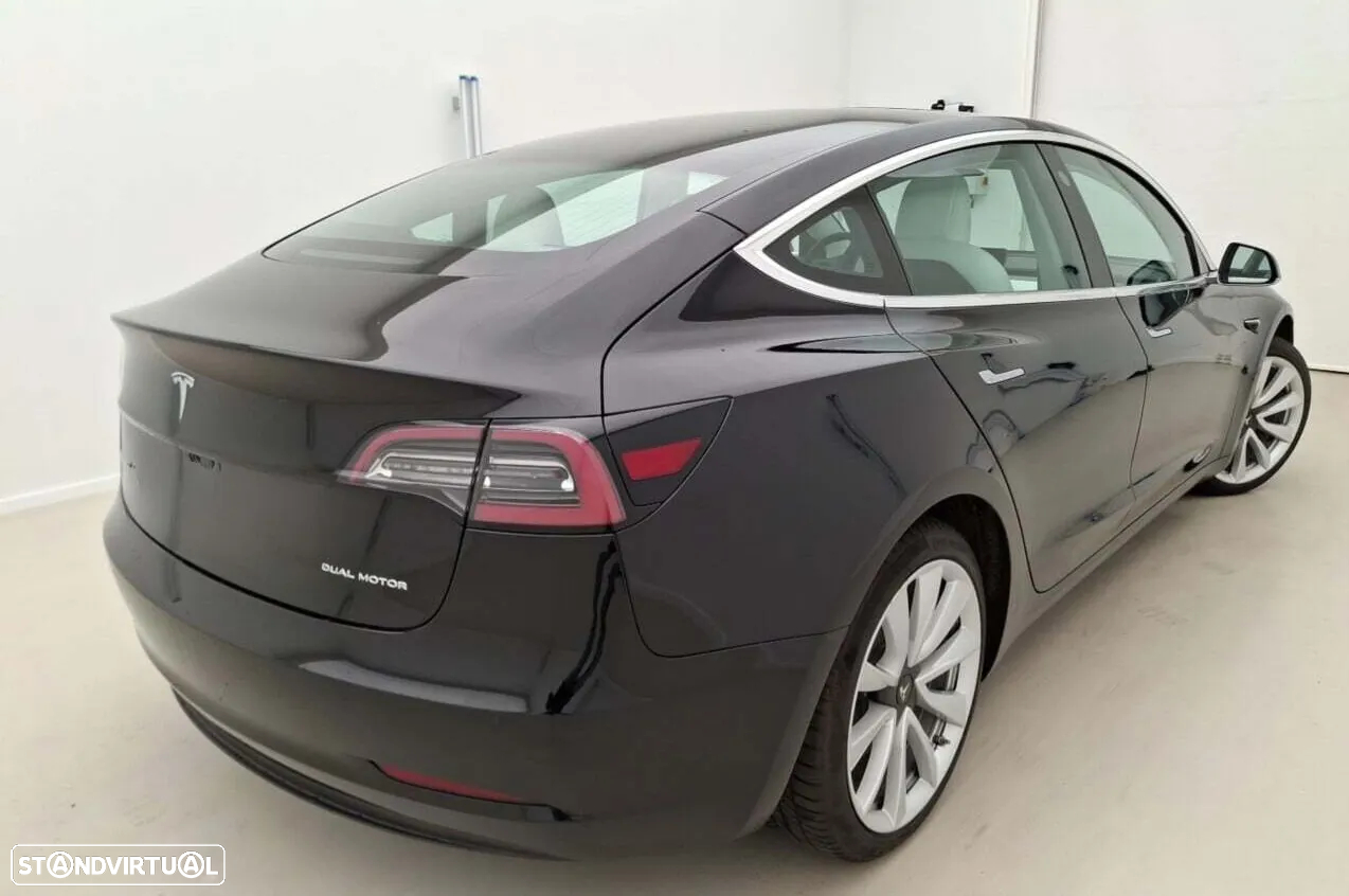 Tesla Model 3 Long-Range Dual Motor AWD - 4
