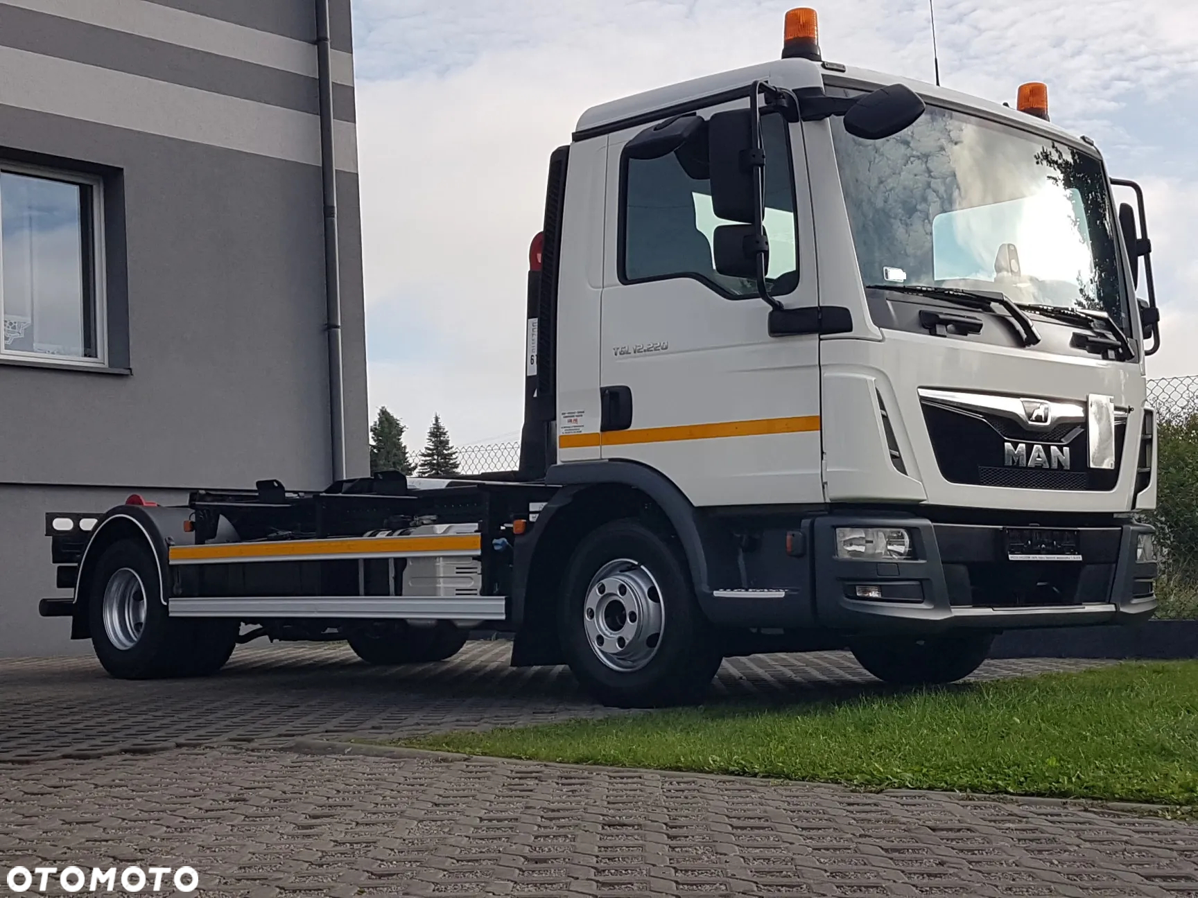 MAN TGL 12.220 HAKOWIEC 4x2 KLIMA - 31