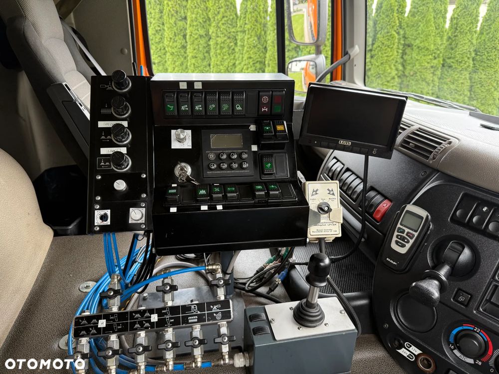 DAF CF 75.310 ZAMIATARKA KUPPER WEISSER S700 - 10