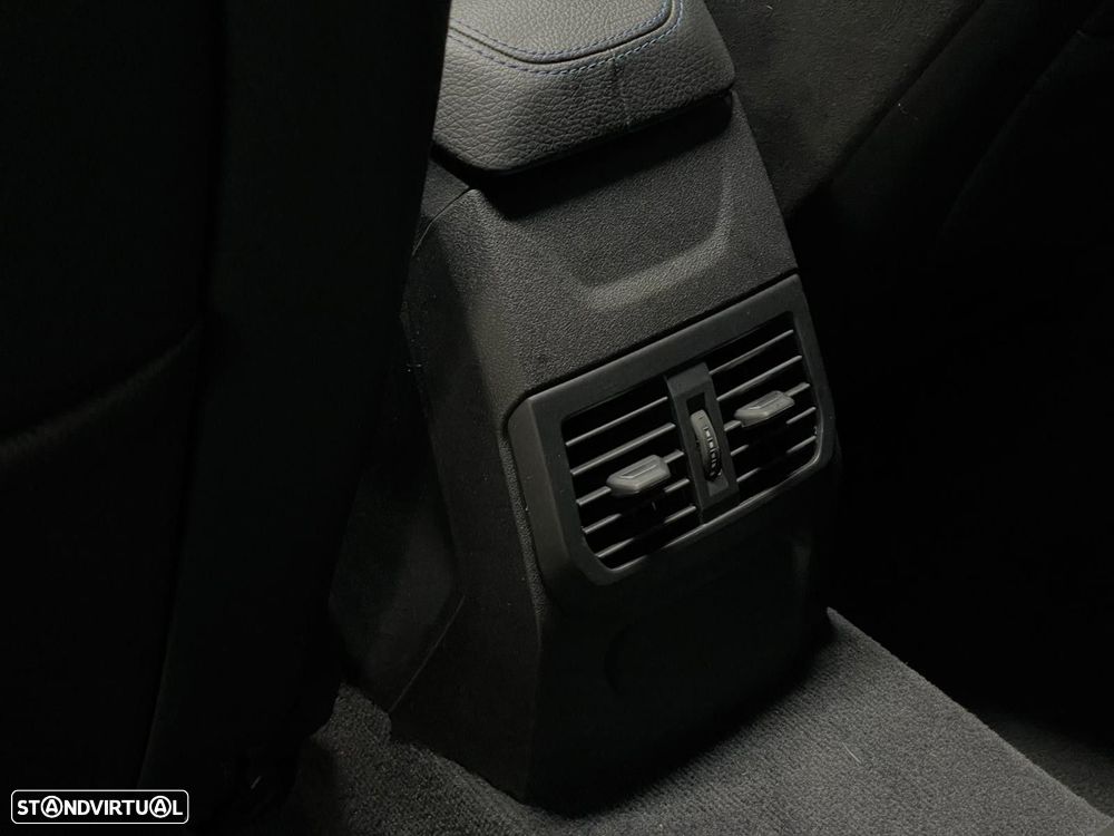 BMW M135i xDrive Pack Color Vision - 38