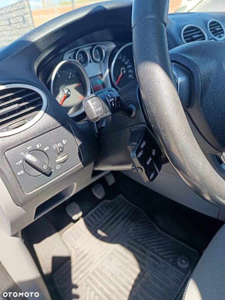 Ford Focus 1.6 TDCi Ambiente DPF - 10