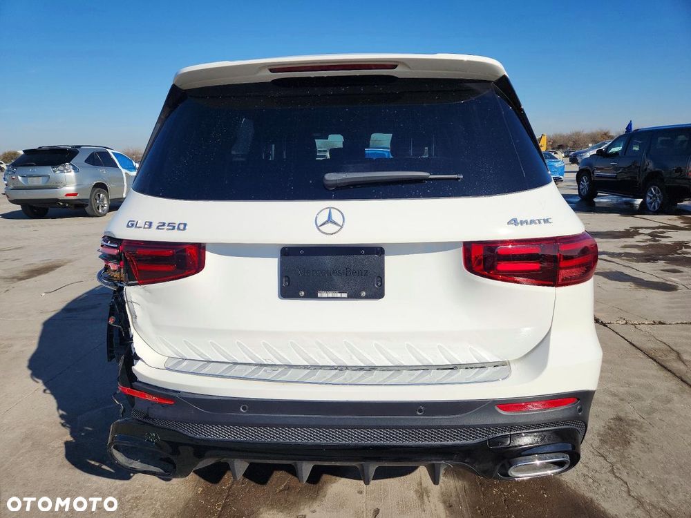 Mercedes-Benz GLB 250 4Matic 8G-DCT AMG Line - 6