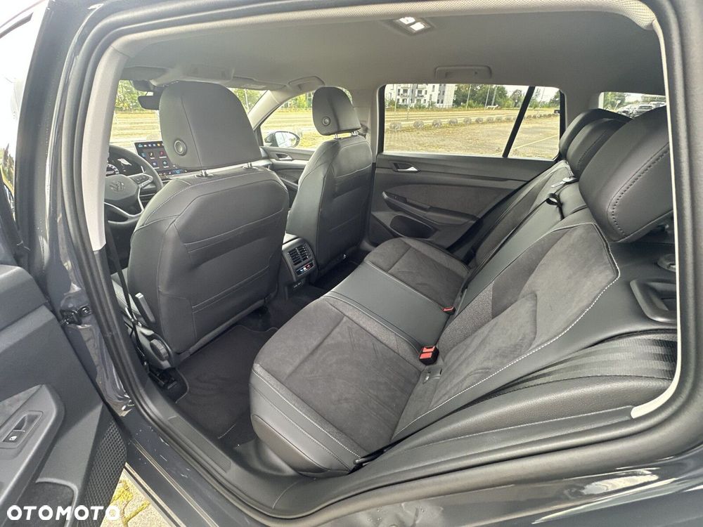 Volkswagen Golf Variant 1.5 eTSI mHEV Business DSG - 24